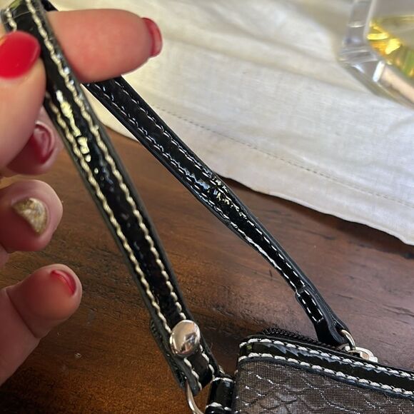 Nine wear  wristlet impeccable condition faux snake leather gray and black - Picture 10 of 10